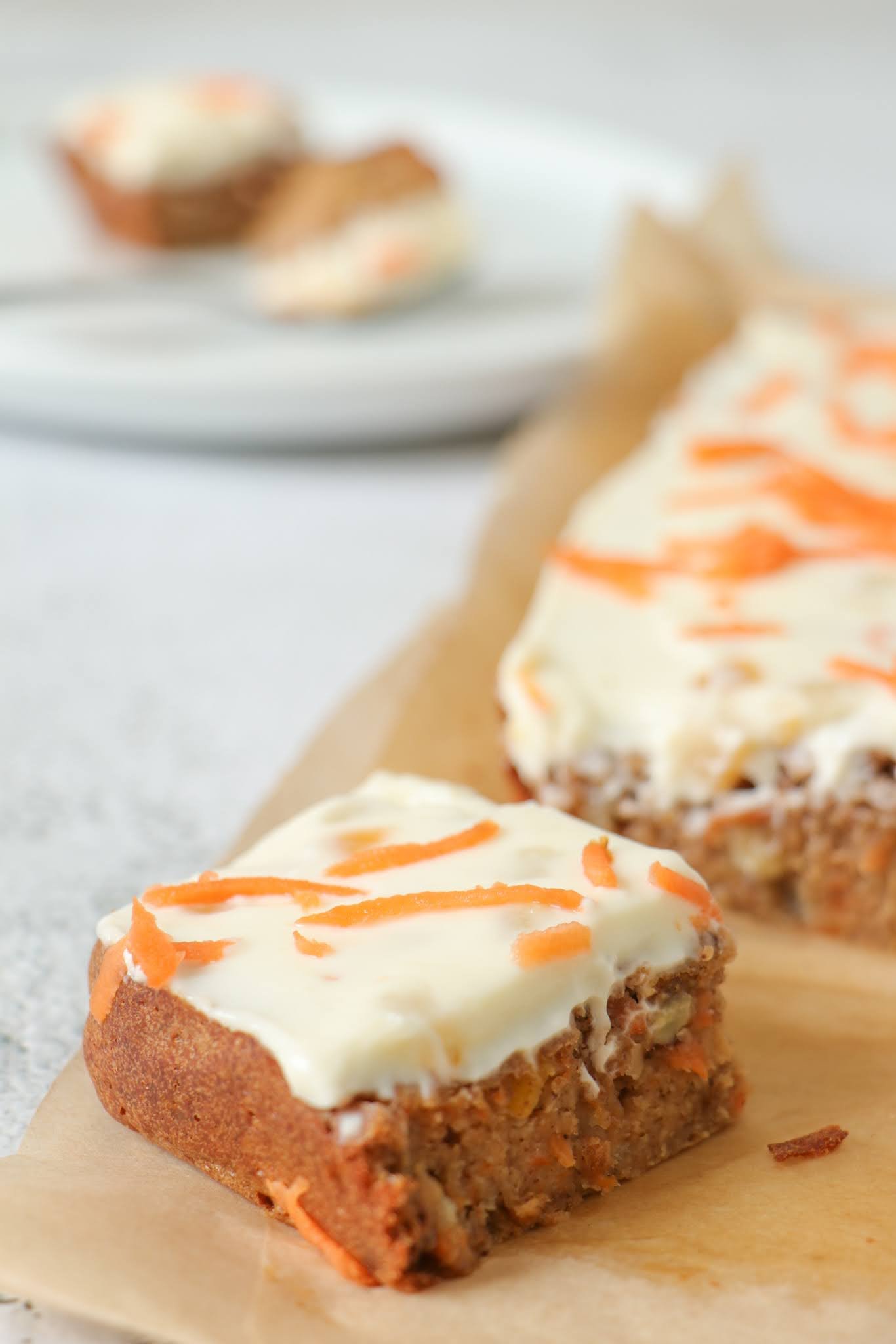 Easy Carrot Cake Baked Oats - Niola Blooms